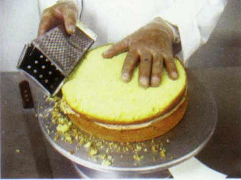تزئين گام به گام کيک